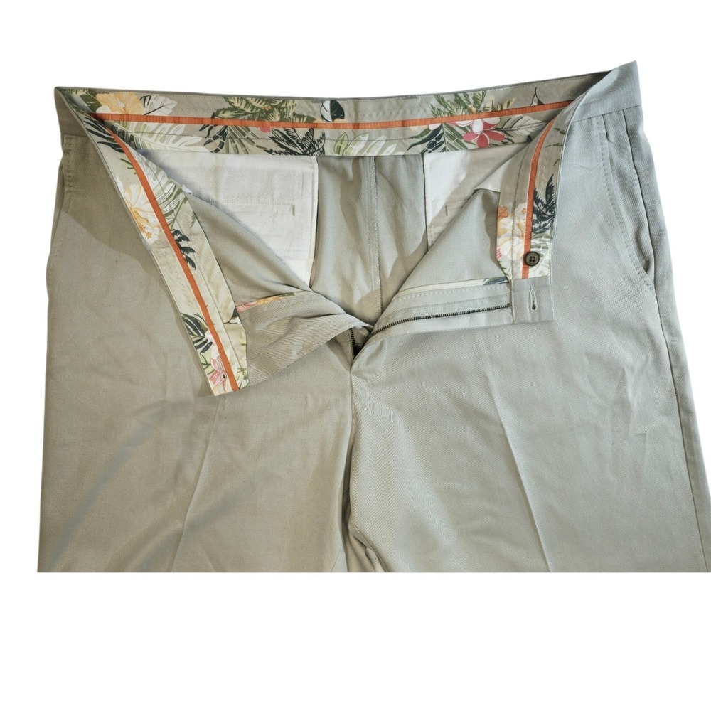 Tommy Bahama Shorts Men's SZ 42  Khaki Sandpoint Silk Twill Golf Beach Resort